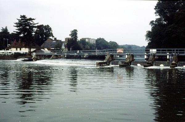 Pangbourne Weir